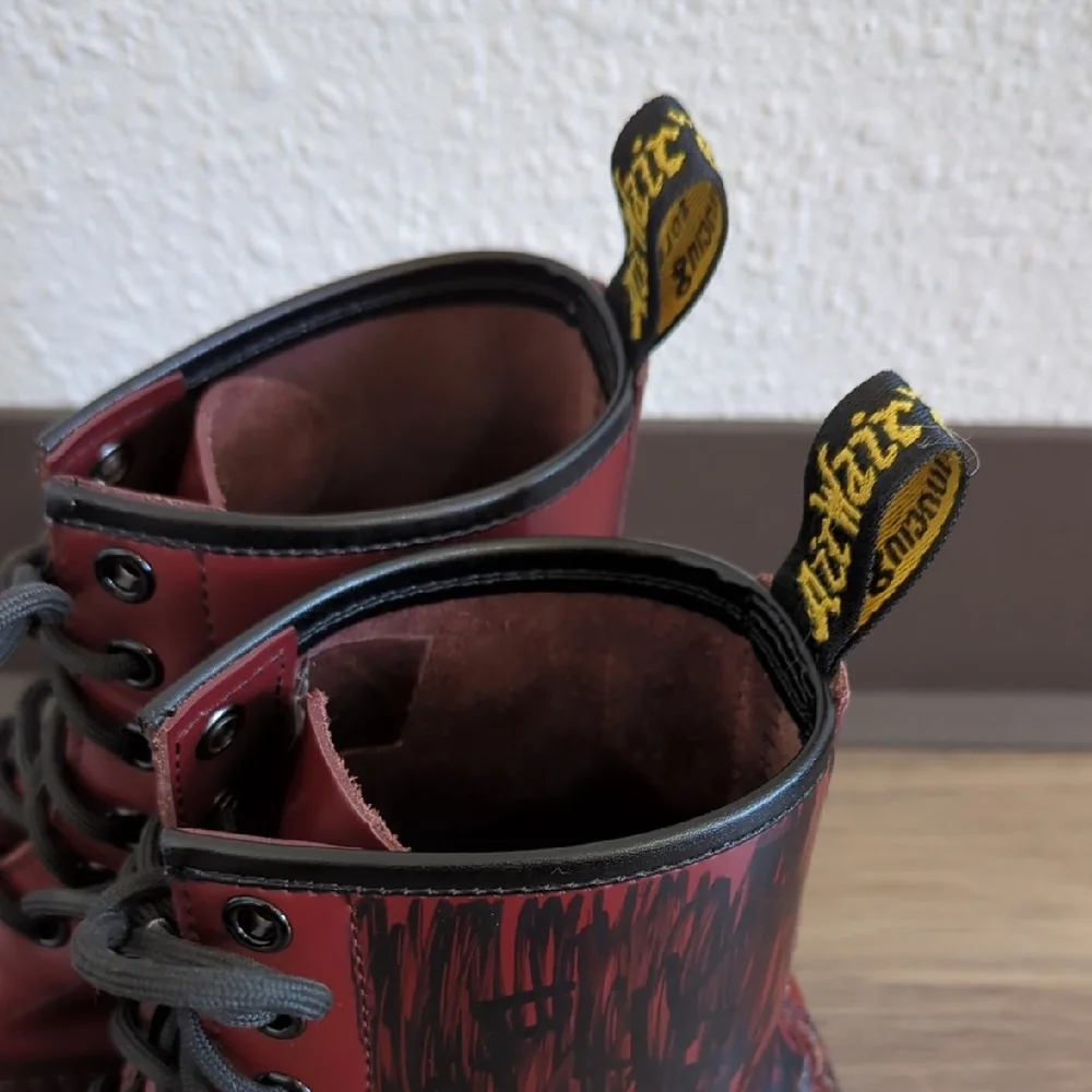 Dr. Martens 1460 SMOOTH LEATHER LACE UP BOOTS - Cherry Red Smooth - Size 7 - Picture 3 of 12